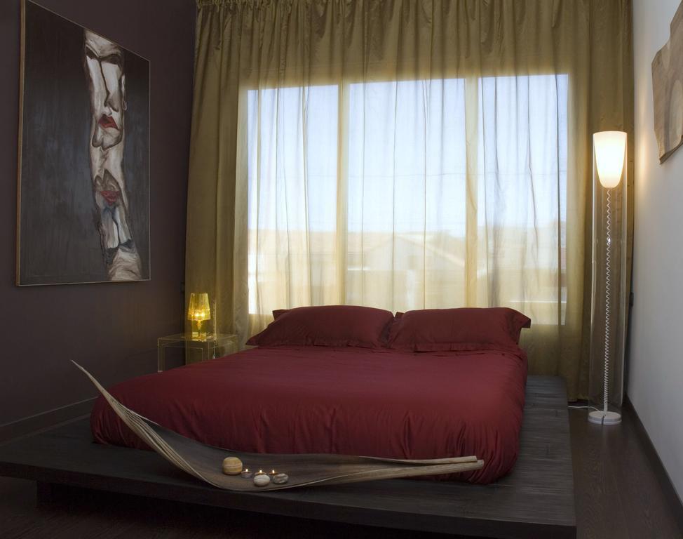 Eh13 Luxury Accommodation คาตาเนีย ภายนอก รูปภาพ