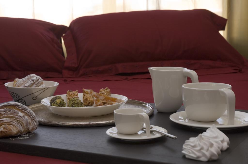 Eh13 Luxury Accommodation คาตาเนีย ภายนอก รูปภาพ