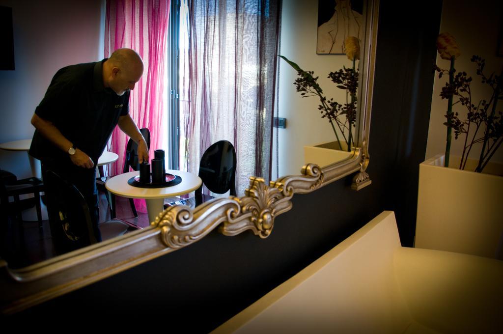 Eh13 Luxury Accommodation คาตาเนีย ภายนอก รูปภาพ