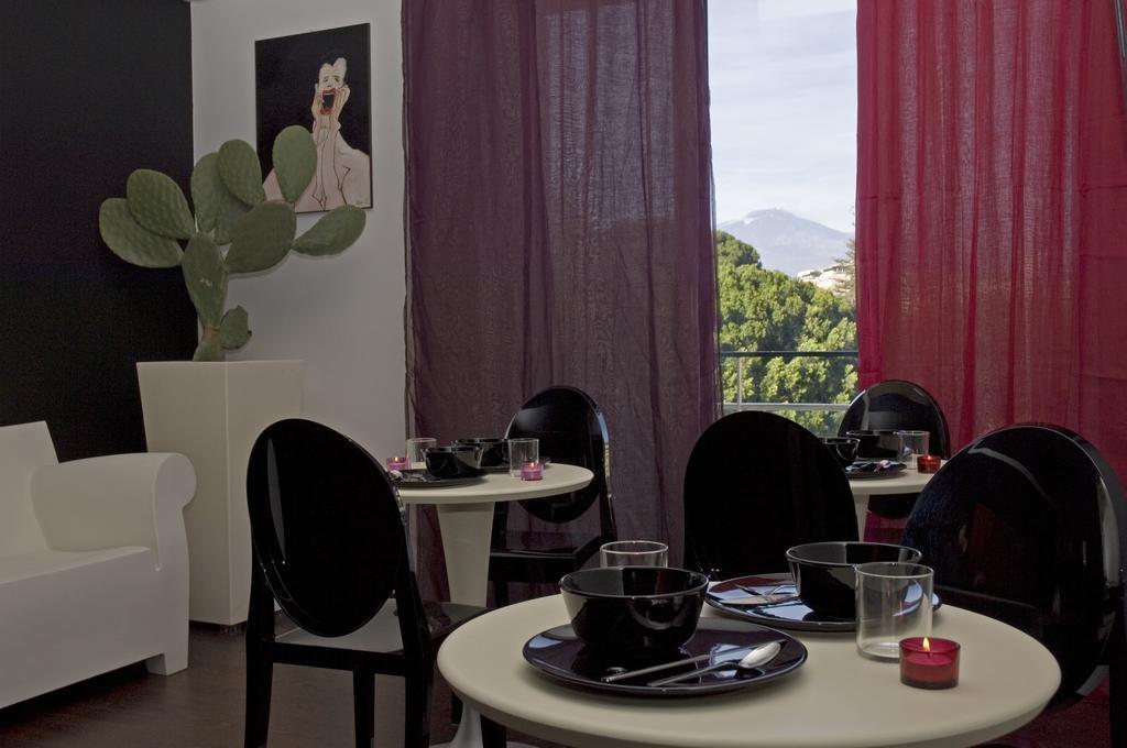 Eh13 Luxury Accommodation คาตาเนีย ภายนอก รูปภาพ